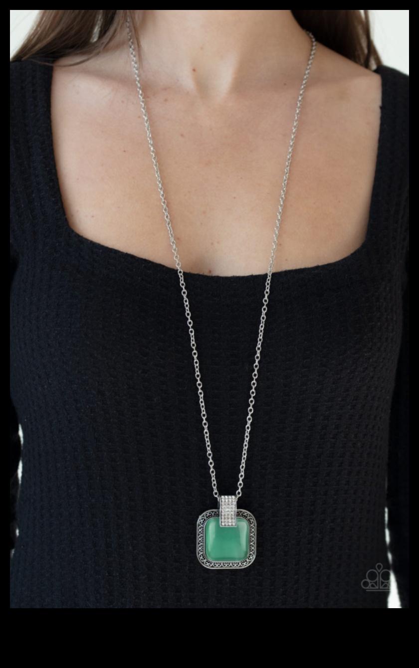 Putojošā elegance: apžilbiniet mūsu komplekta dzirksti