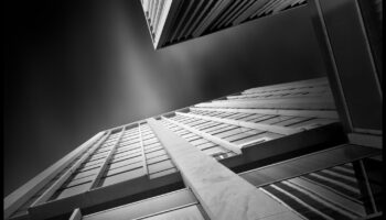 Arhitektūras elegance fokusā: Fotogrāfijas mākslas apguve