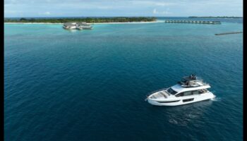 Bagātīgā oāze: ienirt zelta greznībā