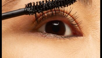 Skropstu tuša dažādiem skropstu veidiem: padomi taisnām, īsām vai retām skropstām